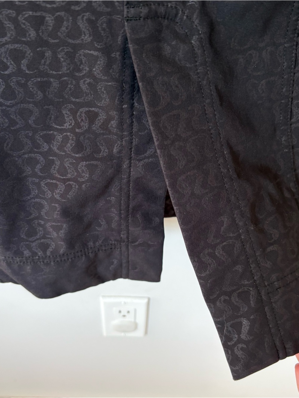 Lululemon Vintage Long Hooded Zip Jacket Monogram Om Logo Print Size 2 - Picture 11 of 11
